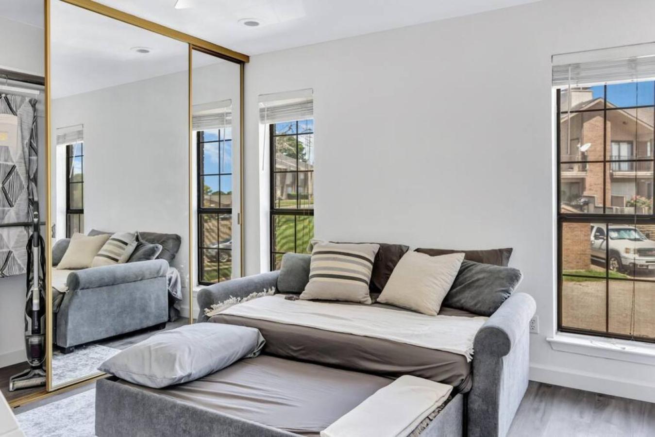 Modern Designed, Lakefront Home In Garland Luaran gambar